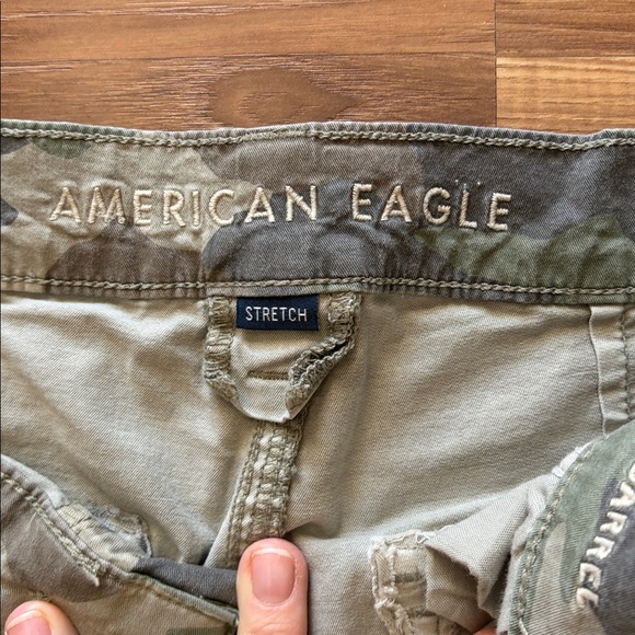 American Eagle Outfitters Green Camouflage barrel Cargo Pants - Picture 3 of 7